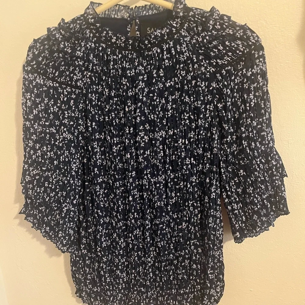 SALONI Navy‎ Floral Ruffle Blouse - Picture 2 of 5
